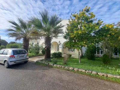 Kaiser Throne gallery image