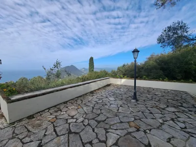 Kaiser Throne gallery image